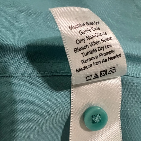 3 button down blouses - Picture 6 of 11